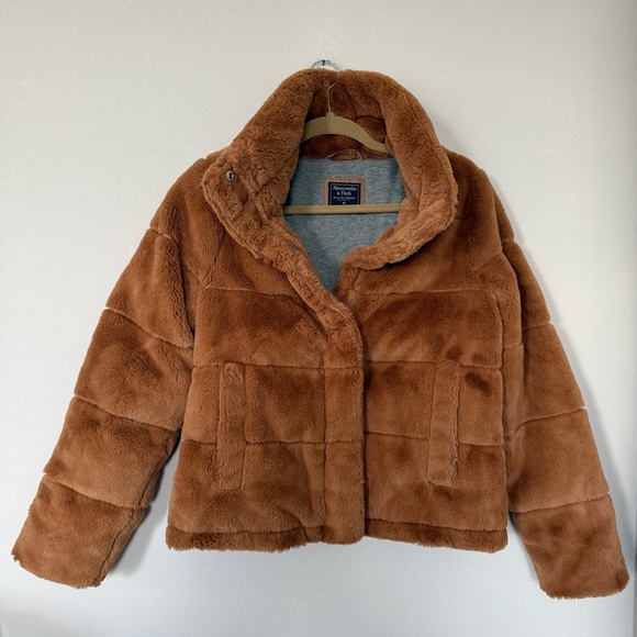 Abercrombie & Fitch Jackets & Blazers - Abercrombie & Fitch Brown Fur Puffer Jacket Women